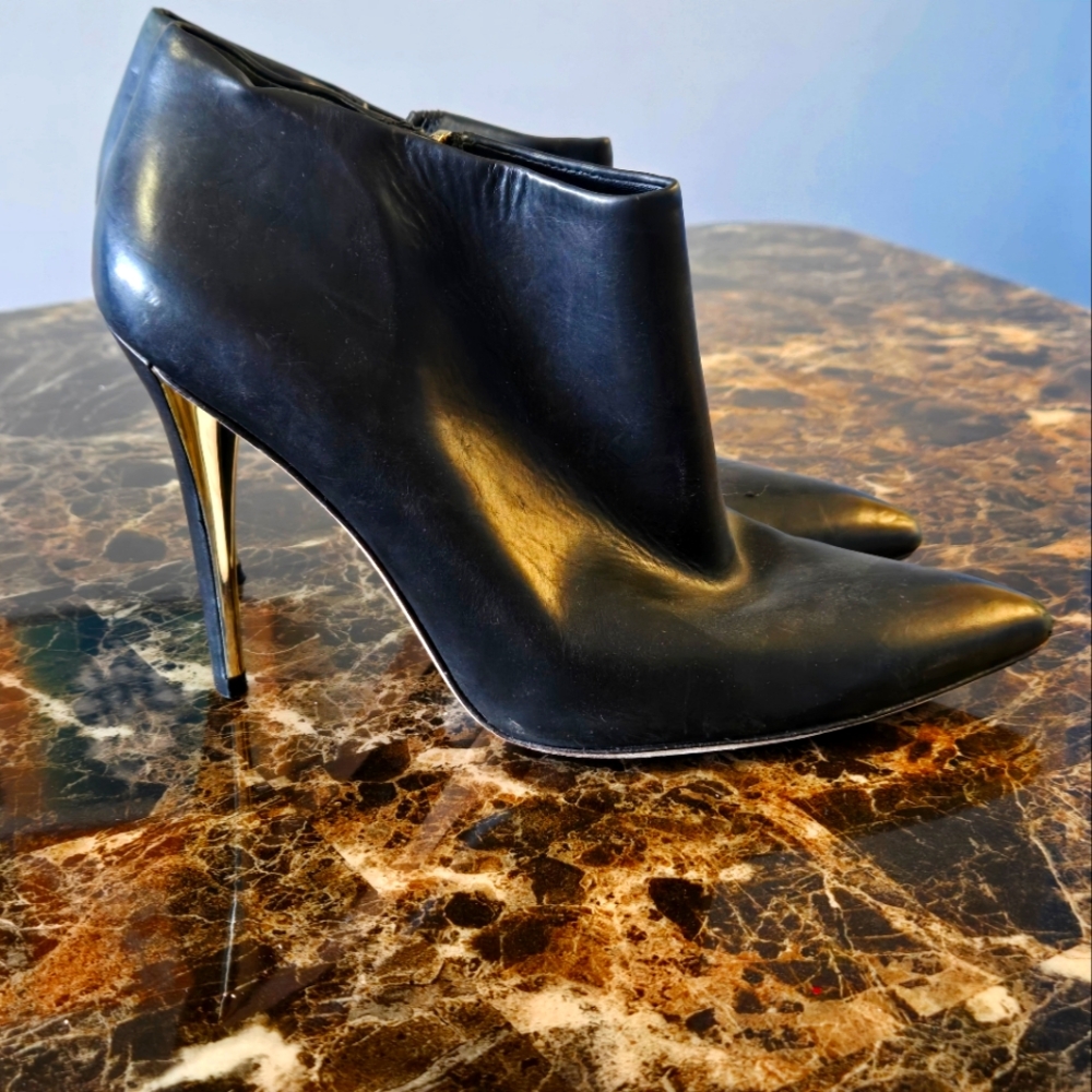 Marciano ankle bootie